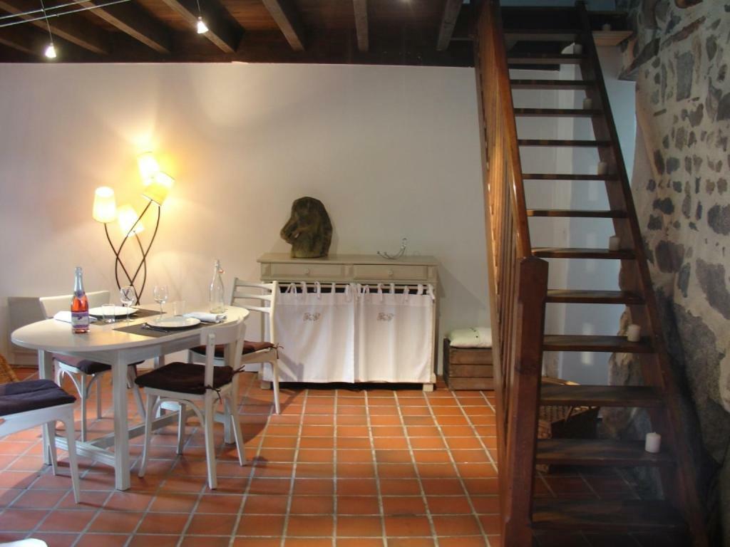 Isserteaux Au Bout Du Ciel - Chez Annaヴィラ エクステリア 写真